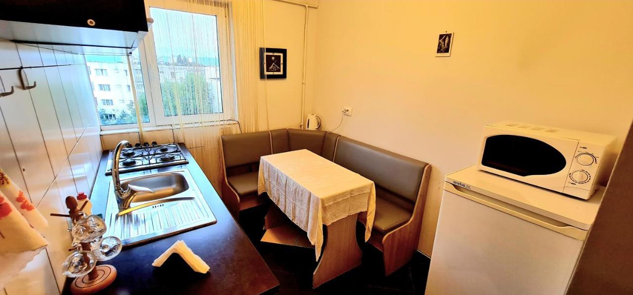 Ultracentral Apartments Bacău Exteriör bild